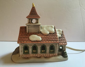 Vintage 1987 Lefton Colonial Village Church, Made in Taiwan, Designer Byron Wood, Excellent Condition