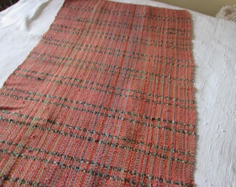 Laize, Tapis d’intérieur fait à la main artisanat