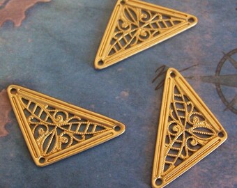 2 PC Brass Nouveau Lacy Filigree Corner Finding - E0100