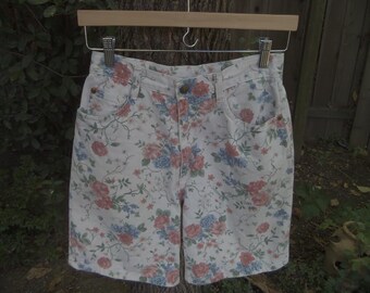 Floral Shorts Festival Shorts 1980s Floral Shorts 80s Floral Shorts Shabby Chic Floral Shorts Boho Bohemian Shorts Vivaldi Jeanswear Size 8