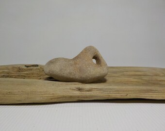 Naturally Holed Beach Stone 6.6cm/2.6" - Sea Stone With Natural Hole - Beach Stone Pendant - Odin Stone Talisman #72