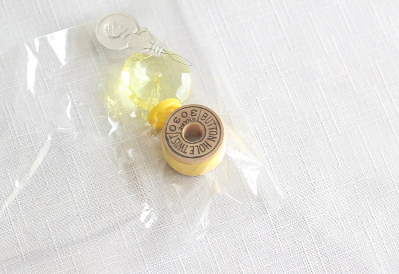 Chocolate surprise egg recipe - cellophane bags Chocolate surprise egg recipe - cellophane bags