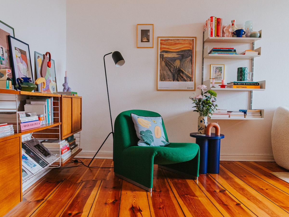 Etsy seller Frauke Schyroki's colorful Berlin living room Etsy seller Frauke Schyroki's colorful Berlin living room