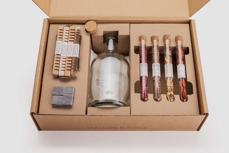 Nontraditional groomsmen gifts: DIY whiskey kit
