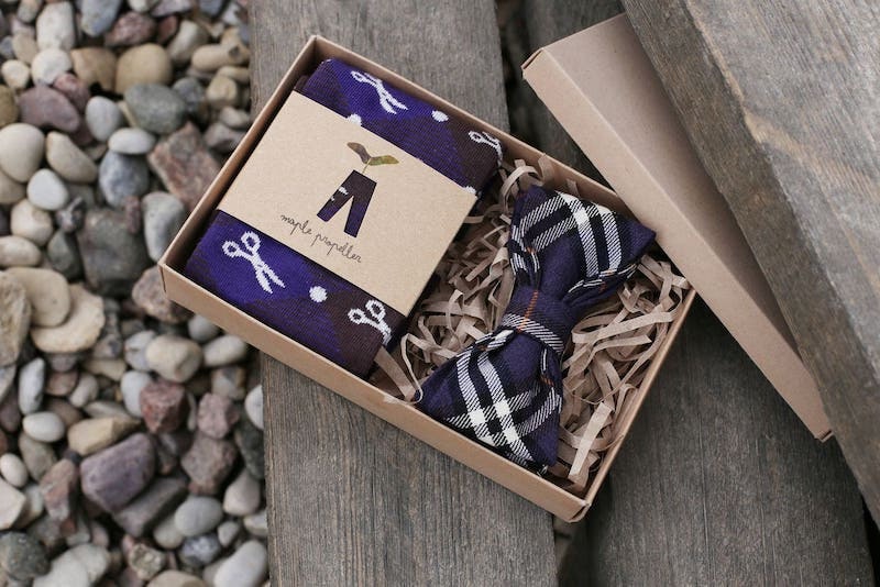 Cool groomsmen gifts: Matching socks and bowtie set