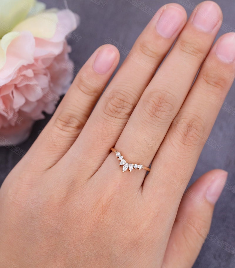 V-shaped engagement rings from Etsy V-shaped engagement rings from Etsy