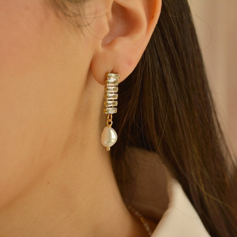 Pearl drop earrings from Etsy