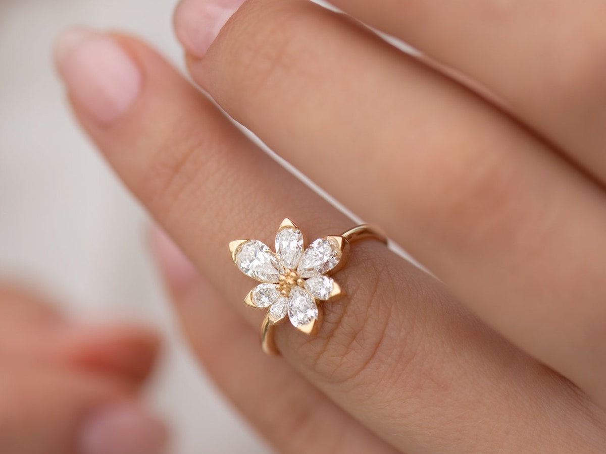 Traditional Engagement Rings vs. Unique Engagement Rings | Blooming Beauty  Ring Blog