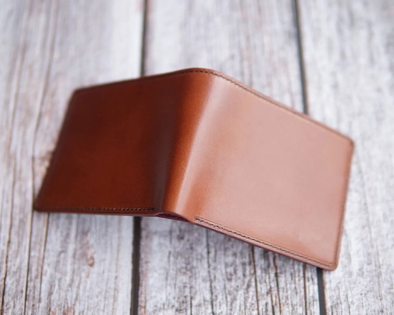 Slim leather billfold for men