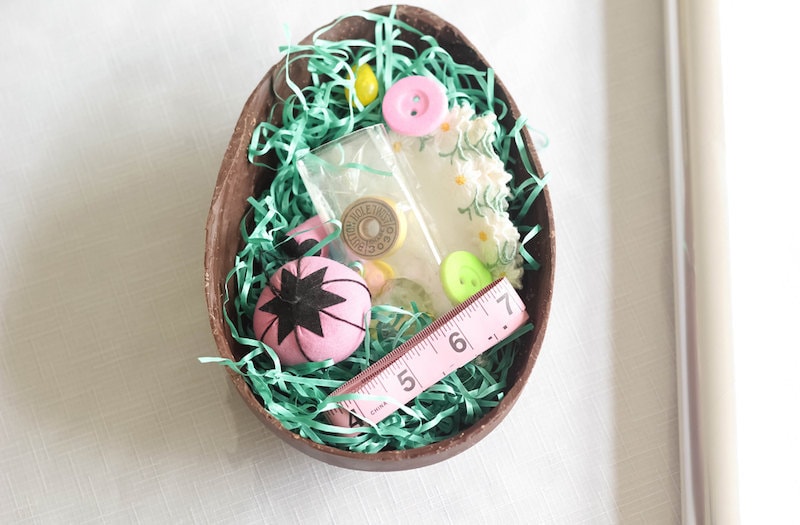 Chocolate surprise egg recipe - add goodies to mold Chocolate surprise egg recipe - add goodies to mold