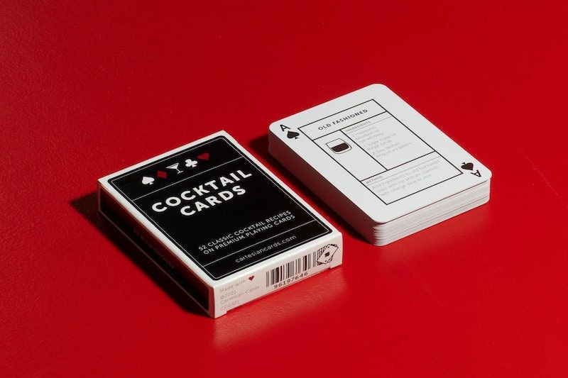 Cool groomsmen gifts: Cocktail playing cards