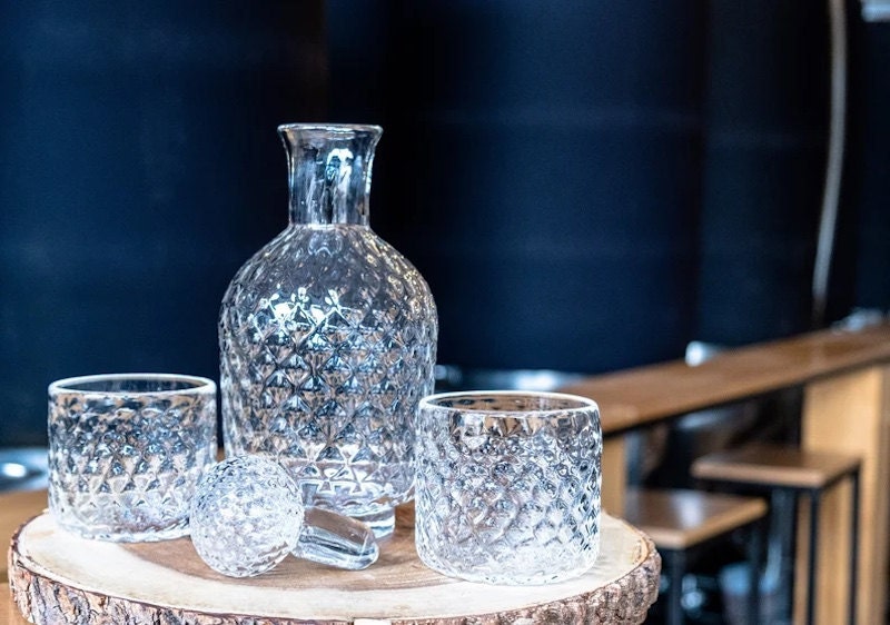 Faceted decanter and glass set