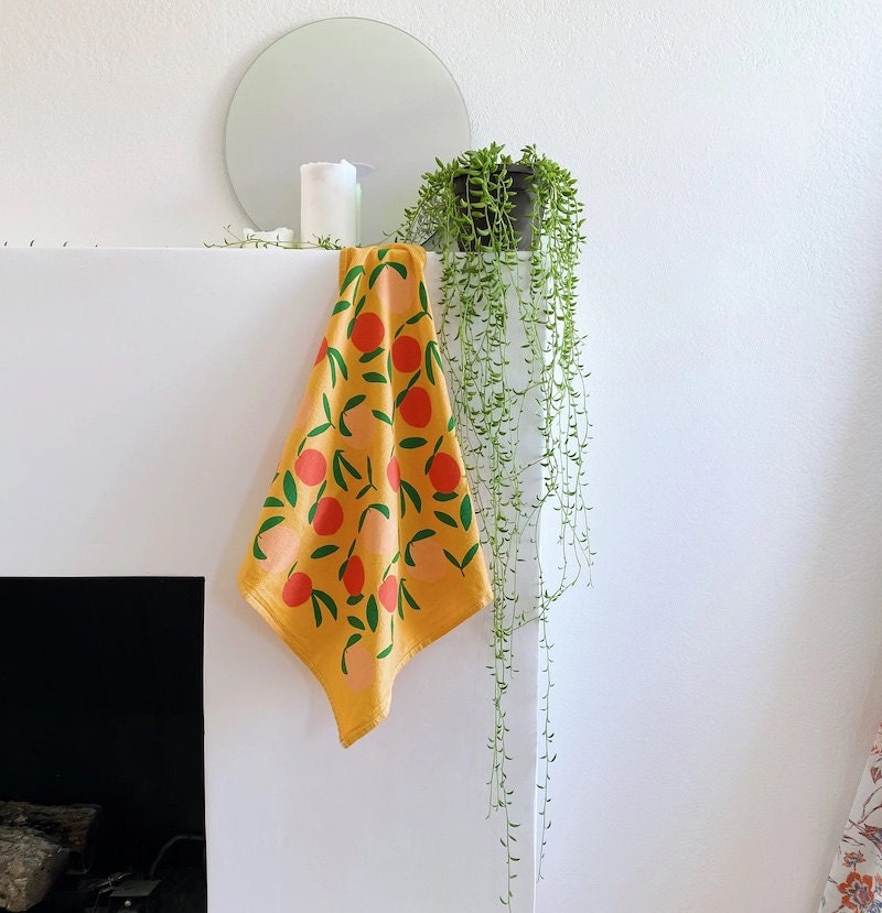 Last Minute Gift Idea: Hanging Towel 