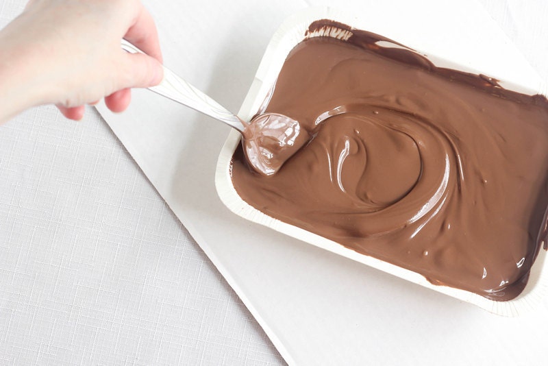 Chocolate surprise egg recipe melt chocolate Chocolate surprise egg recipe melt chocolate