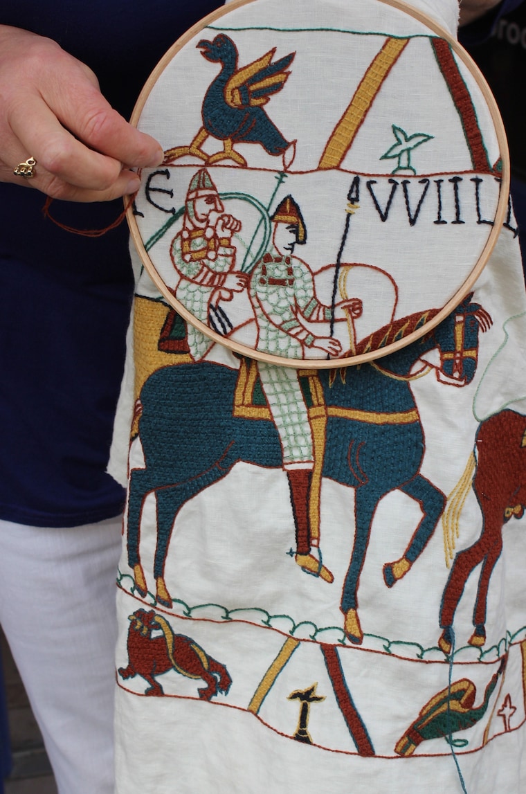 Tout savoir sur la tapisserie de Bayeux et les enjeux autour de son
