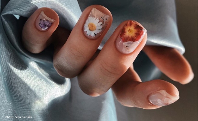 Pressed Flowers – Odine Nails