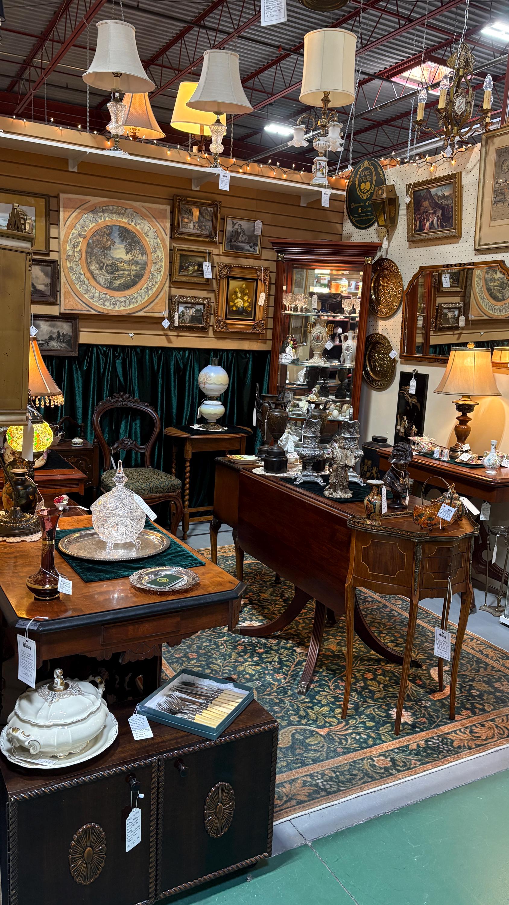 Porcelain & Ceramics - L'Oro Verde Antiques & Collectibles
