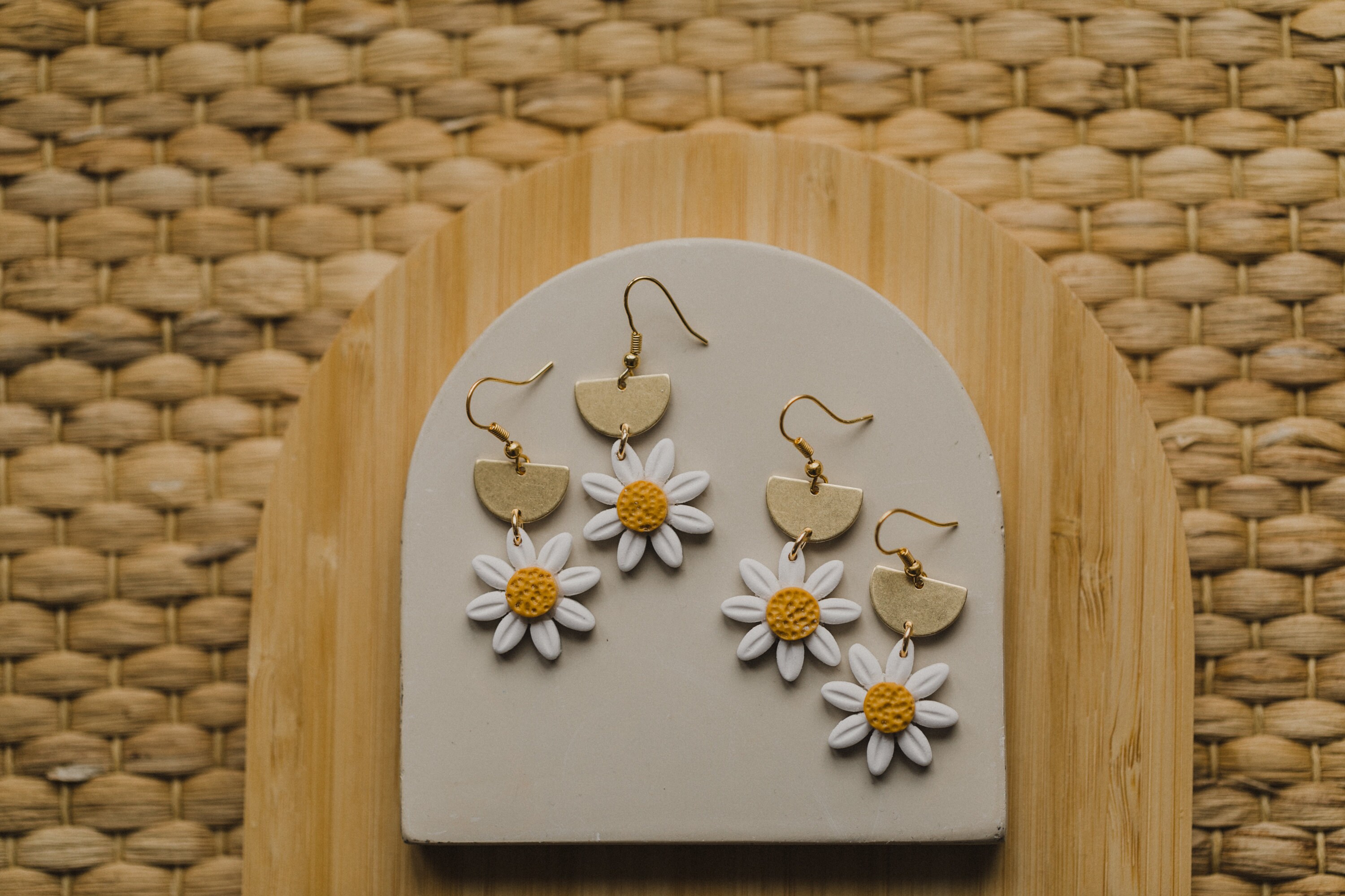 Daisy Ohrringe aus Polymer Ton