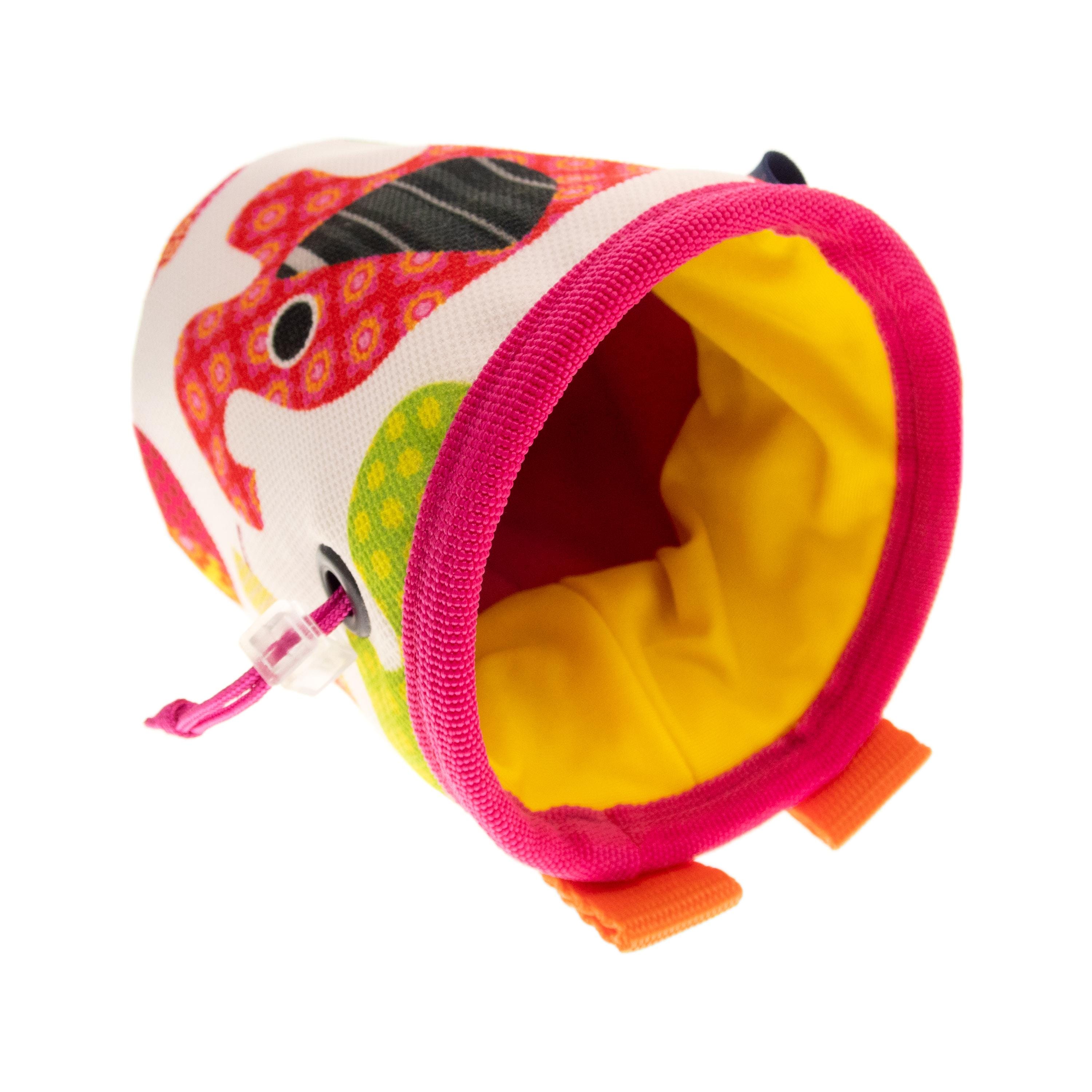 Small rock climbing chalk bag for kids, lightweight and easy to carry