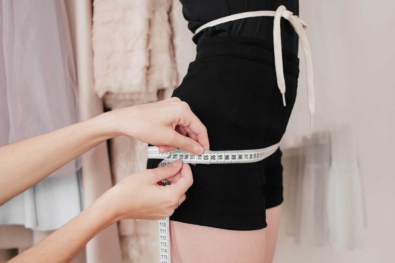 How to take measurements to sew a wedding dress_ HIPS (CIRCUMFERENCE)
