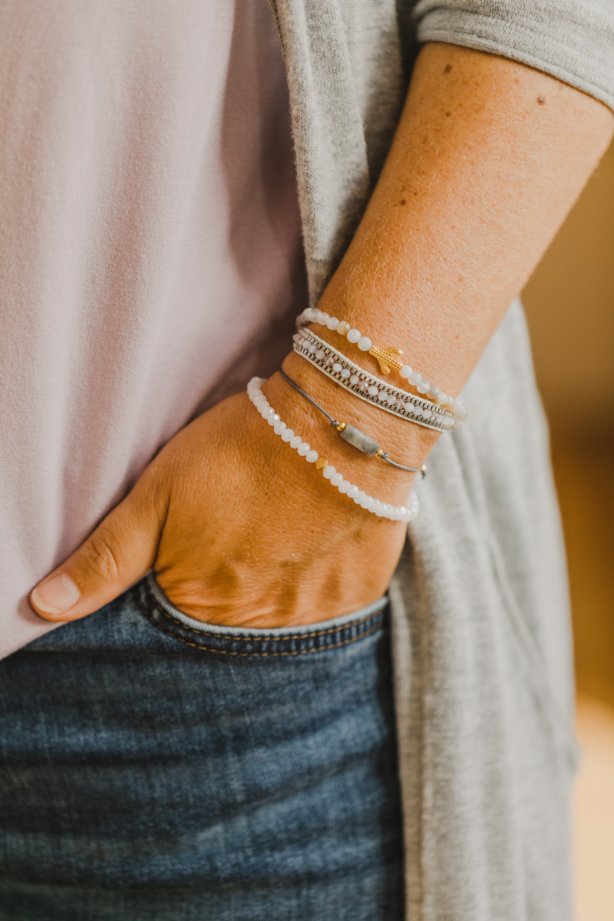 walnut&cherry Armbänder aus verschiedenen Materialien