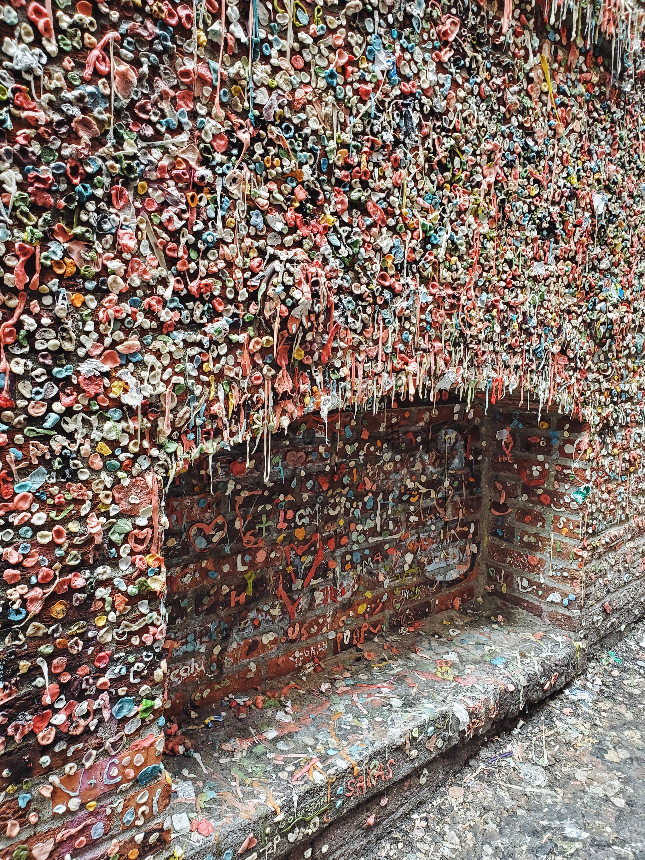 Gum wall