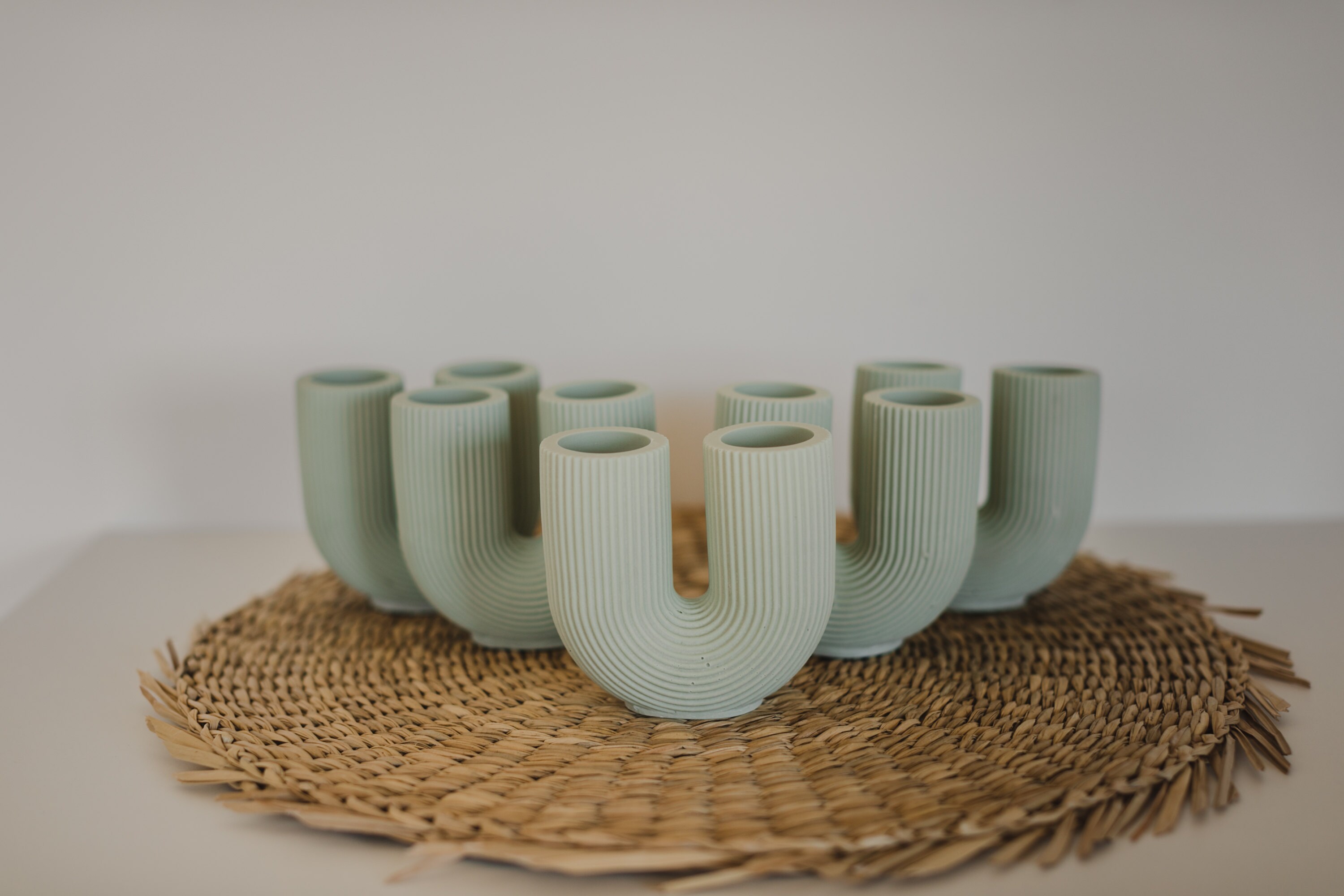 grüne kleine Vase für Trockenblumen