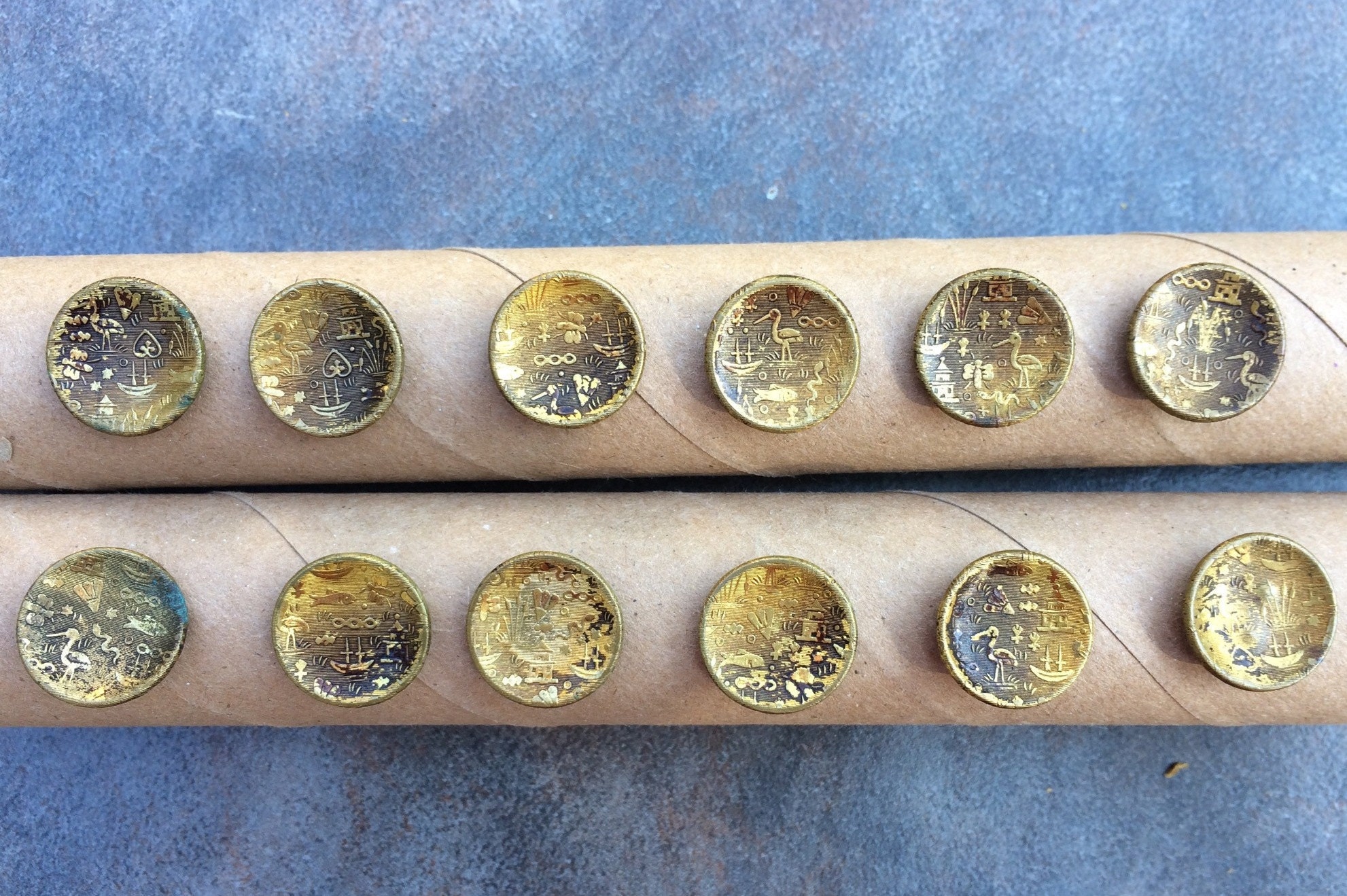 COLLECTION OF BUTTONS