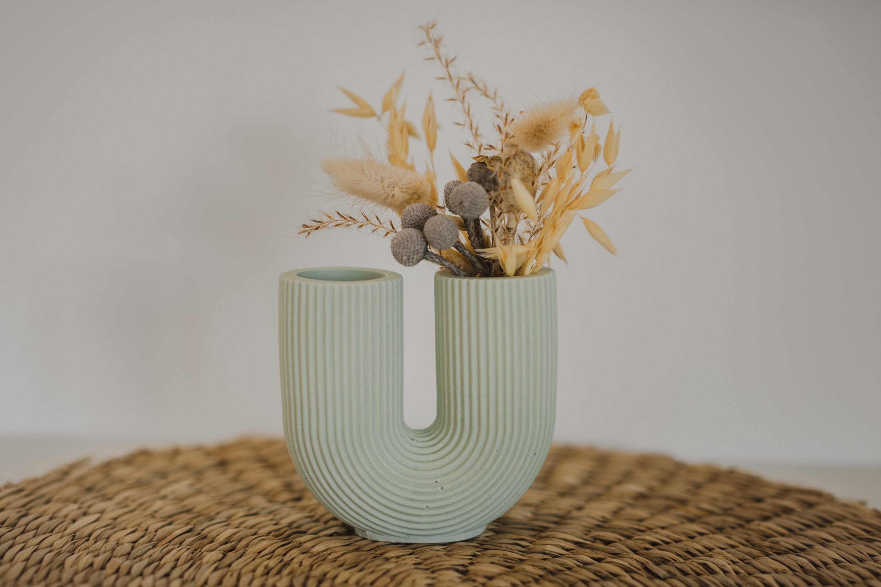 grüne kleine Vase U-Form