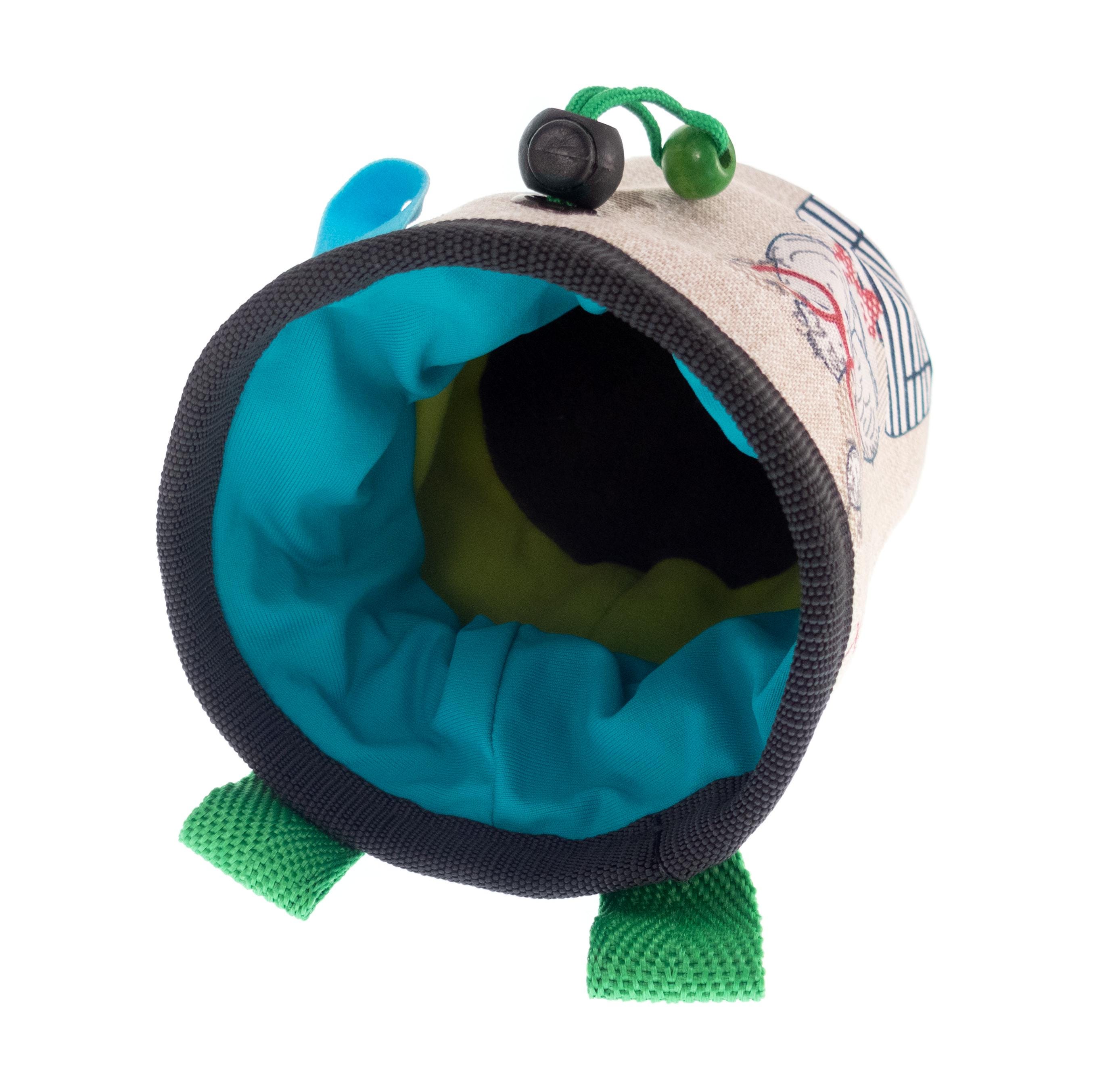 Nadamlada children’s climbing chalk bag with ergonomic shape, offering easy chalk access and playful outdoor sport design.