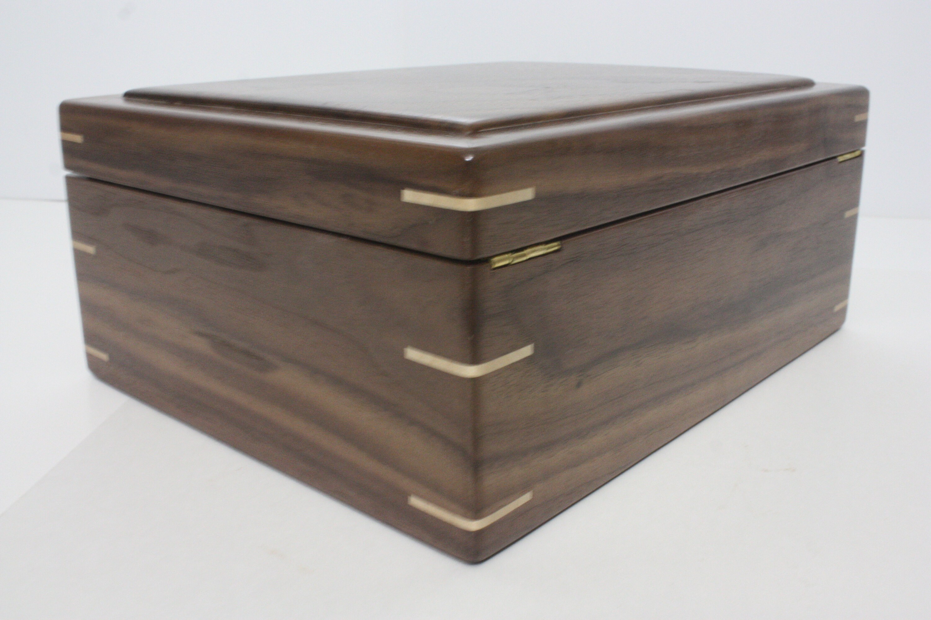 Box with hinged lid