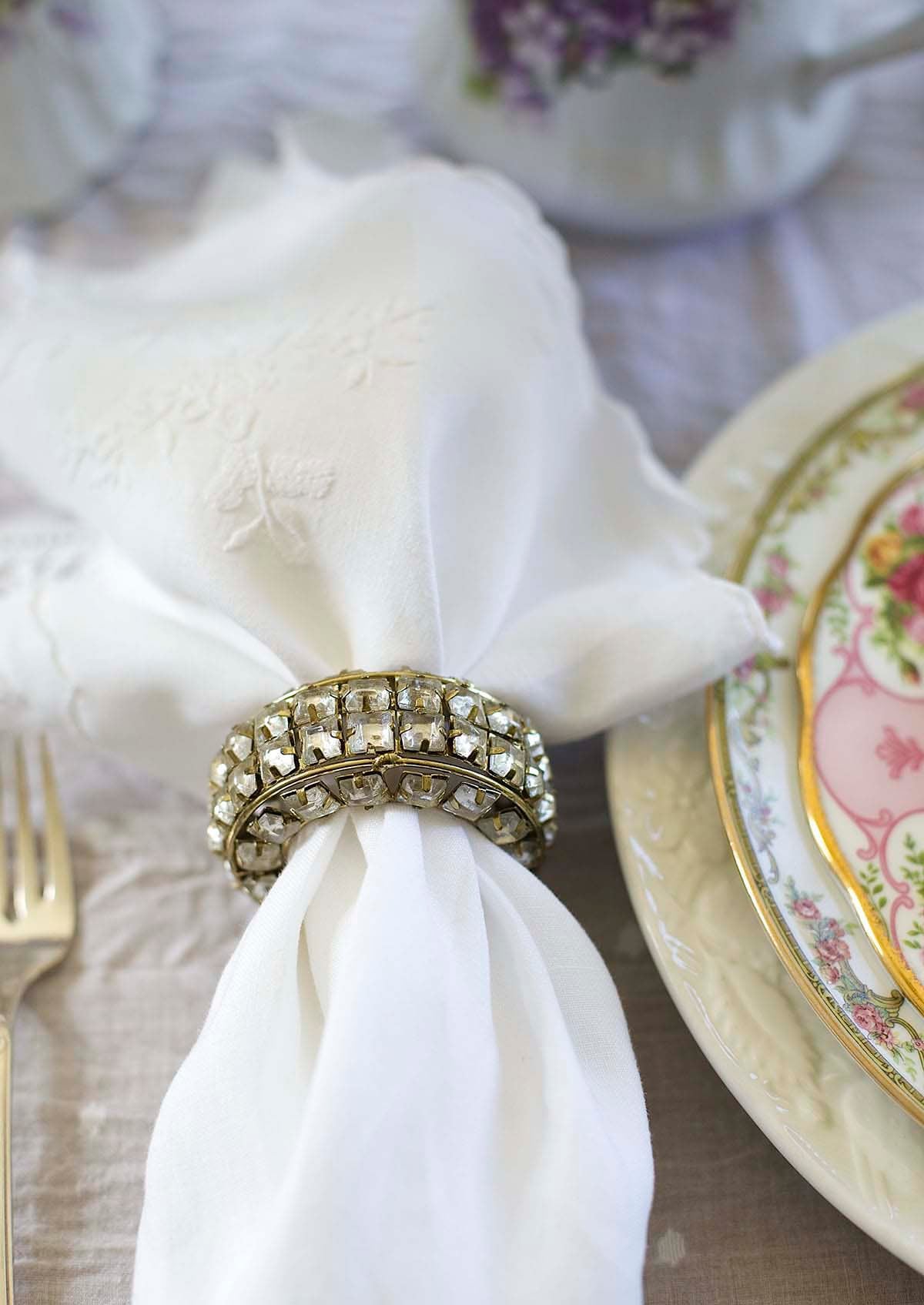 A bit of Hollywood sparkle and glam with accessories like these crystal napkin rings.