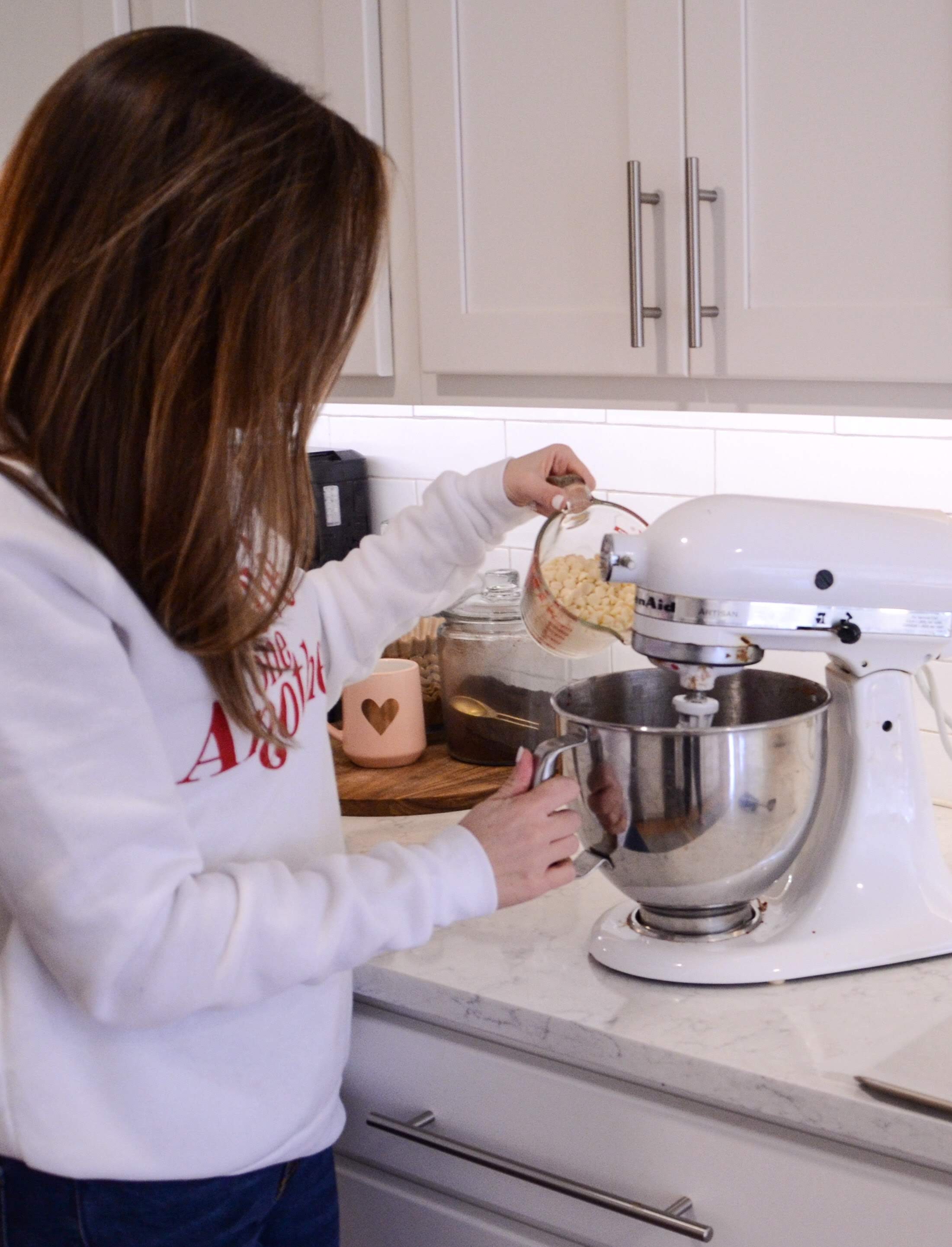 milkandhoney_vdaymixing