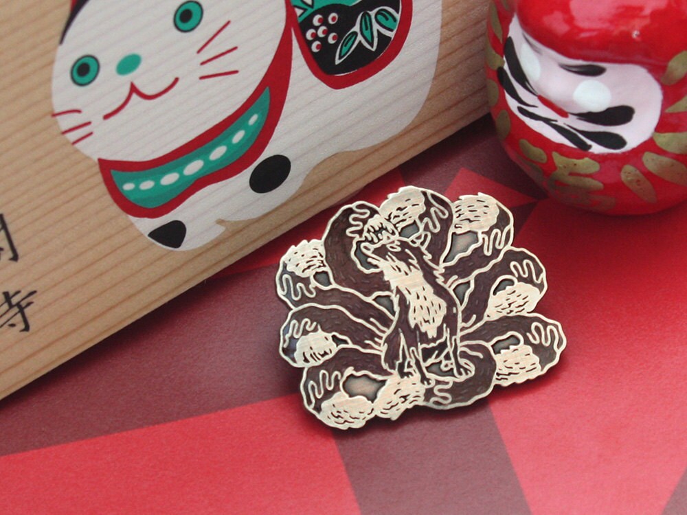 pins kitsune renard neuf queues bordeaux doré