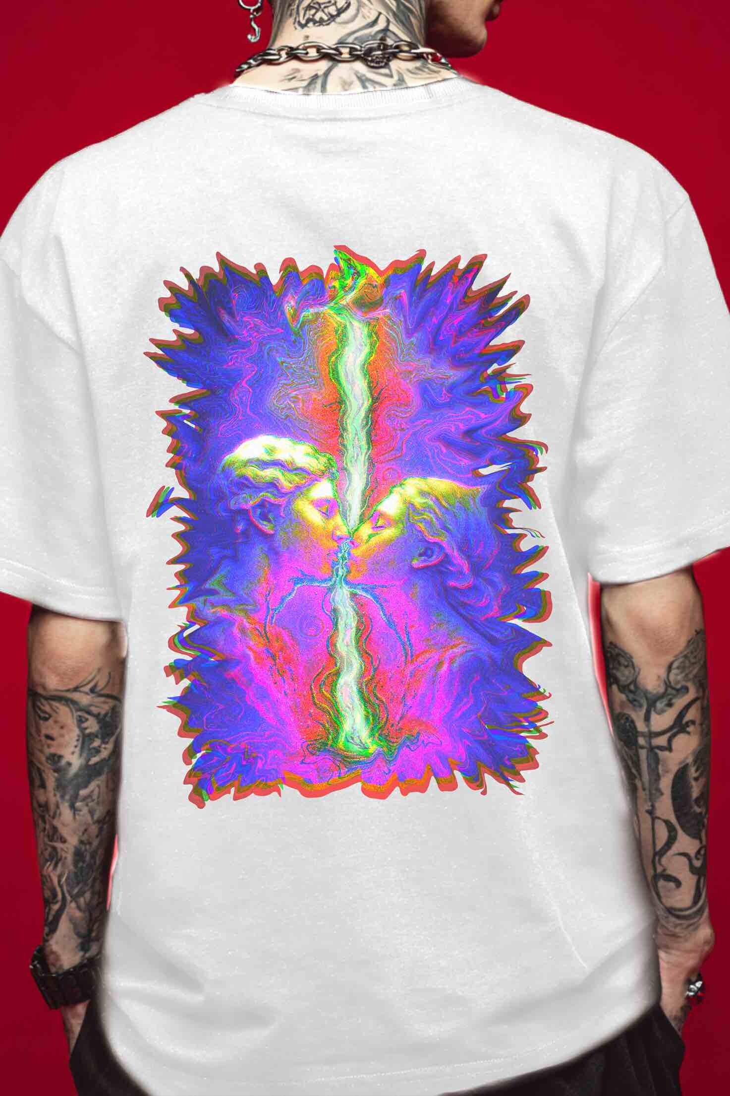 White Gildan 64000 T-shirt on a tattooed model, back view against a red backdrop. Oversized fit with full-back neon glitch kiss artwork and central energy beam; psychedelic EDM/techno style.