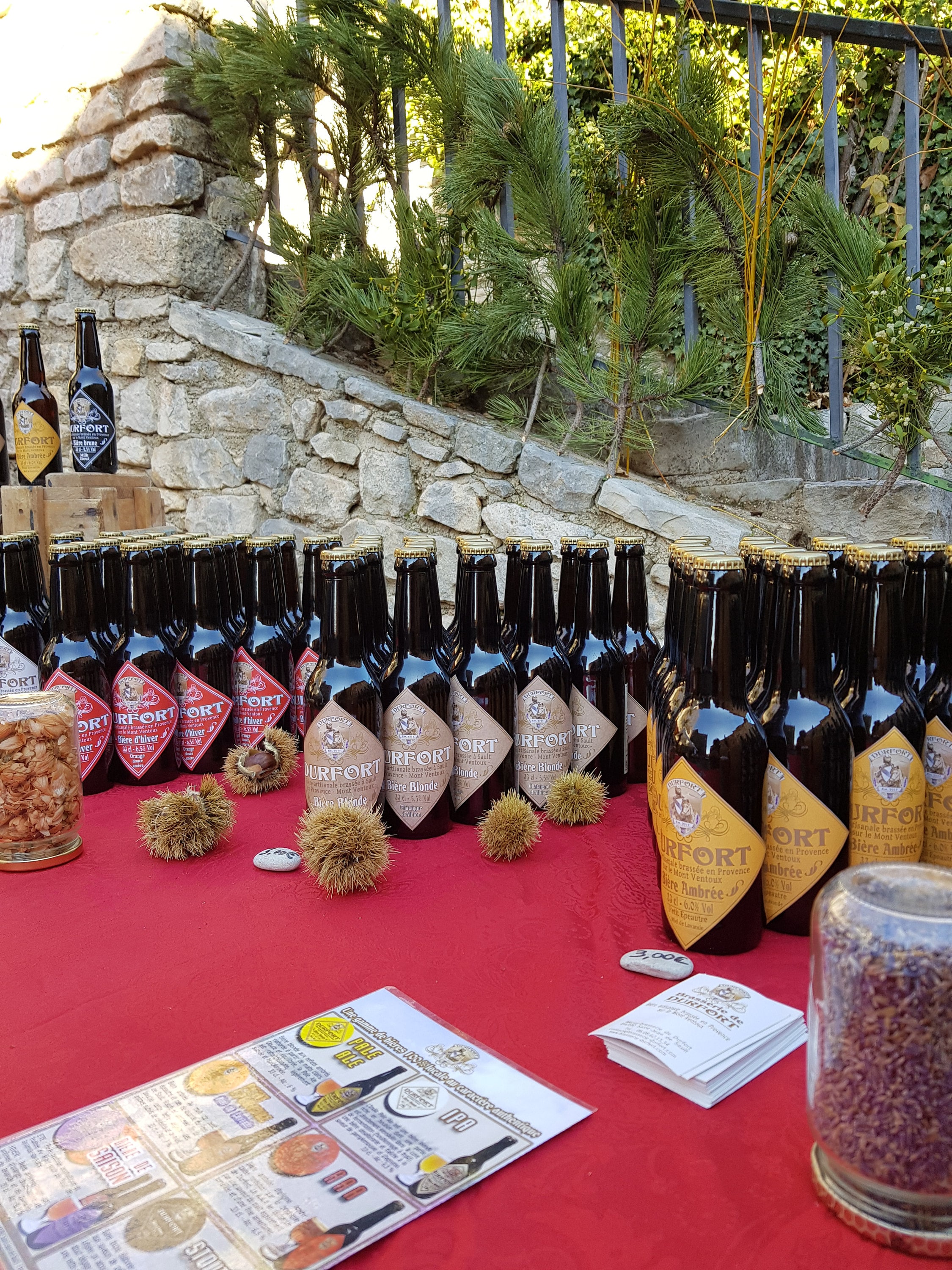Bières artisanal petite épeautre lavandes marché de noël produit locaux vaucluse