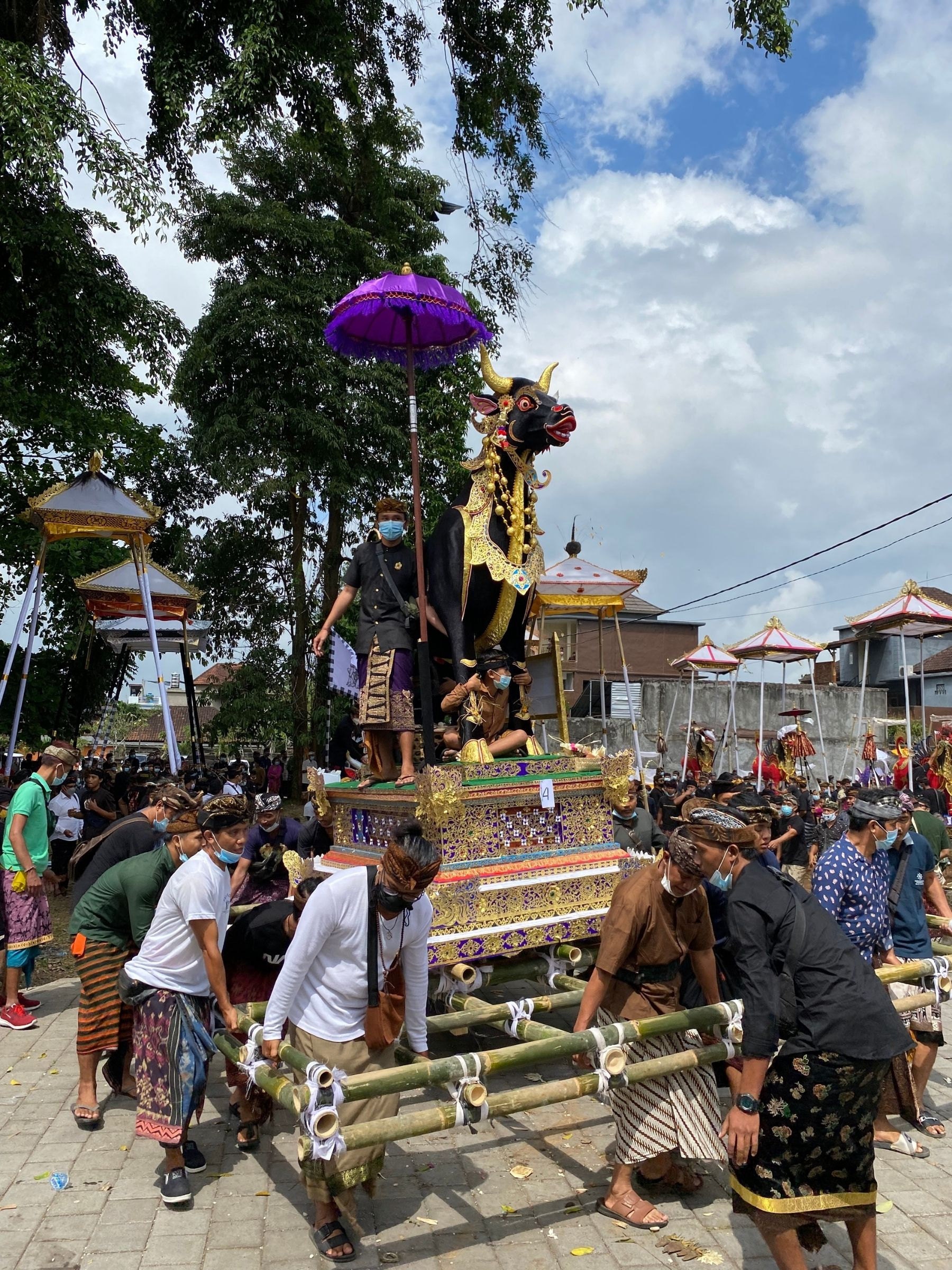 Black Bull totem on the cremation ceremony