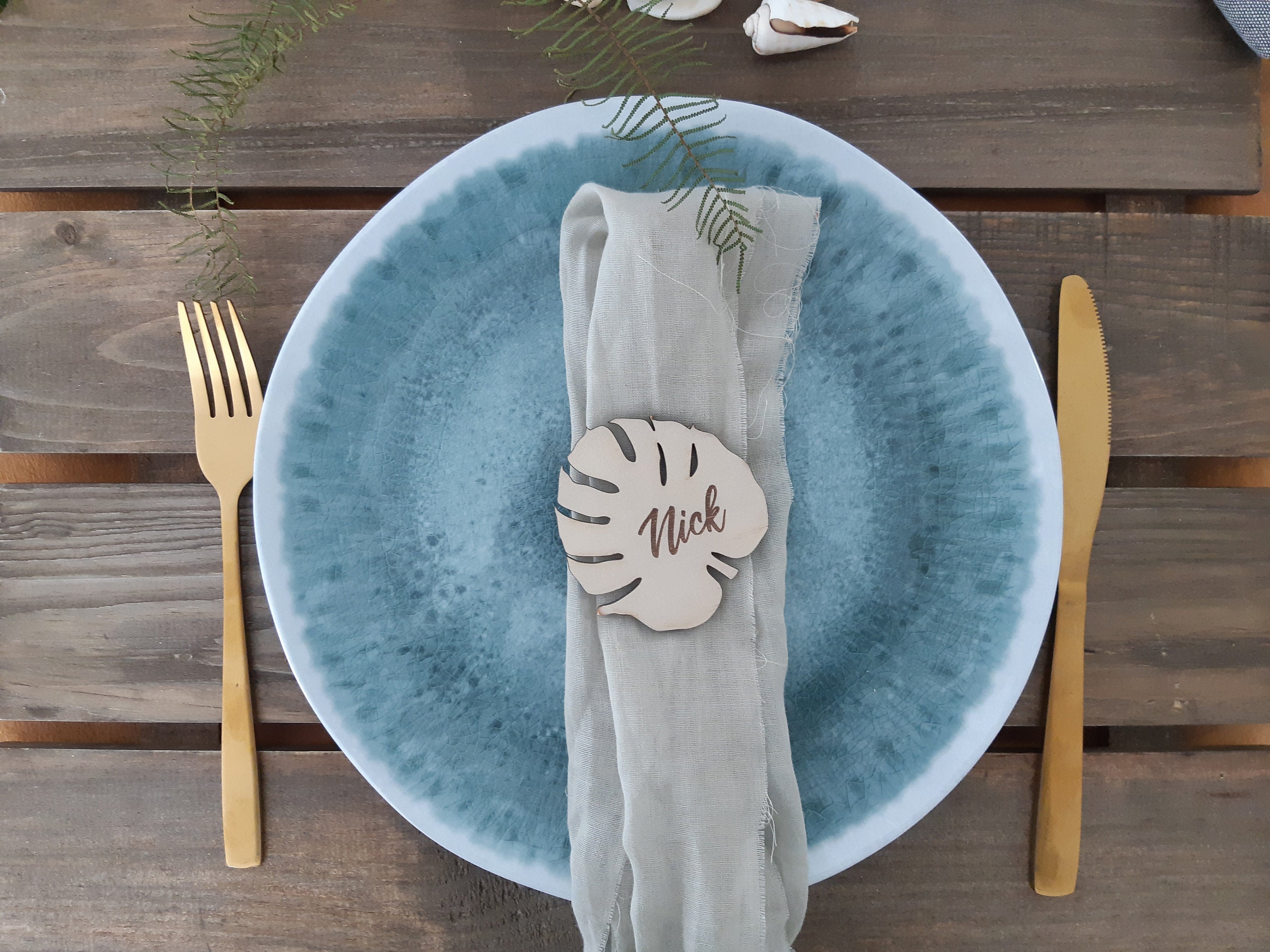 Monstera wood place card