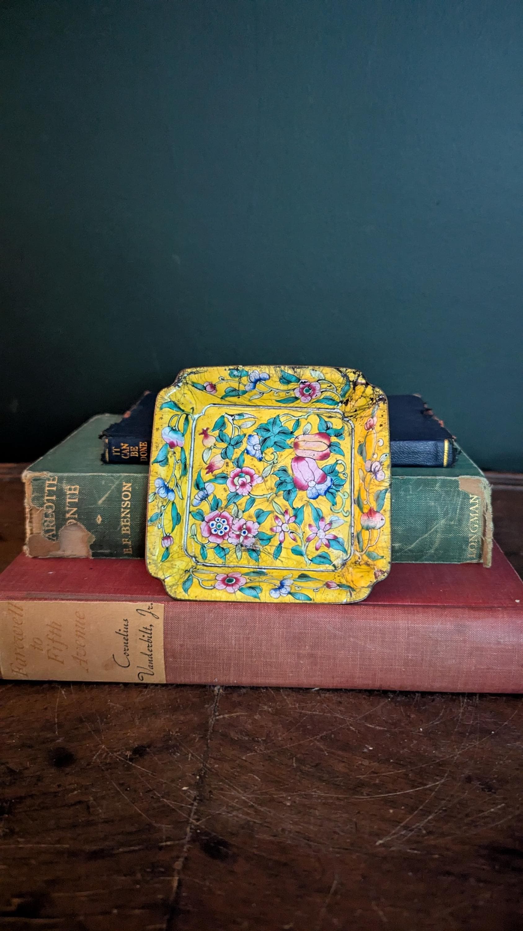 Small chinese enamel cloisonné trinket dish or ashtray
