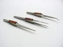 cross locking tweezers