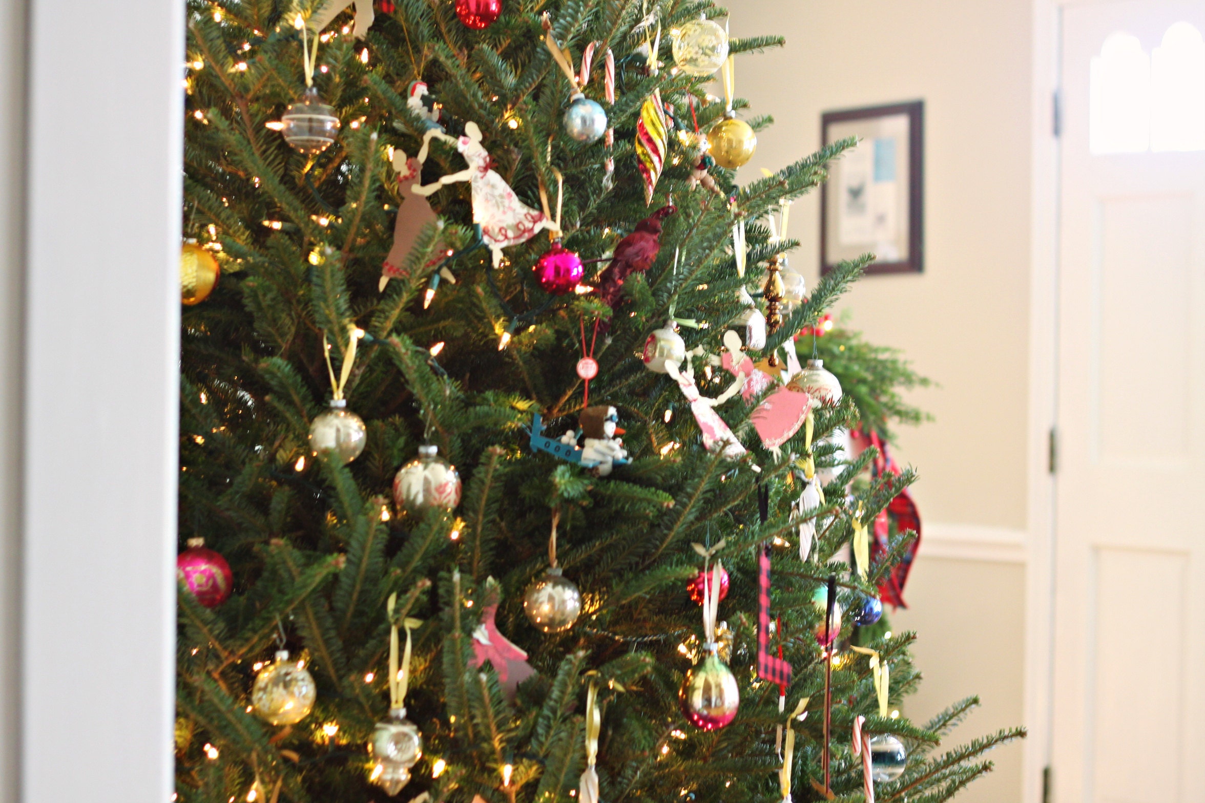 Christmas Tree Decorations by Enfete