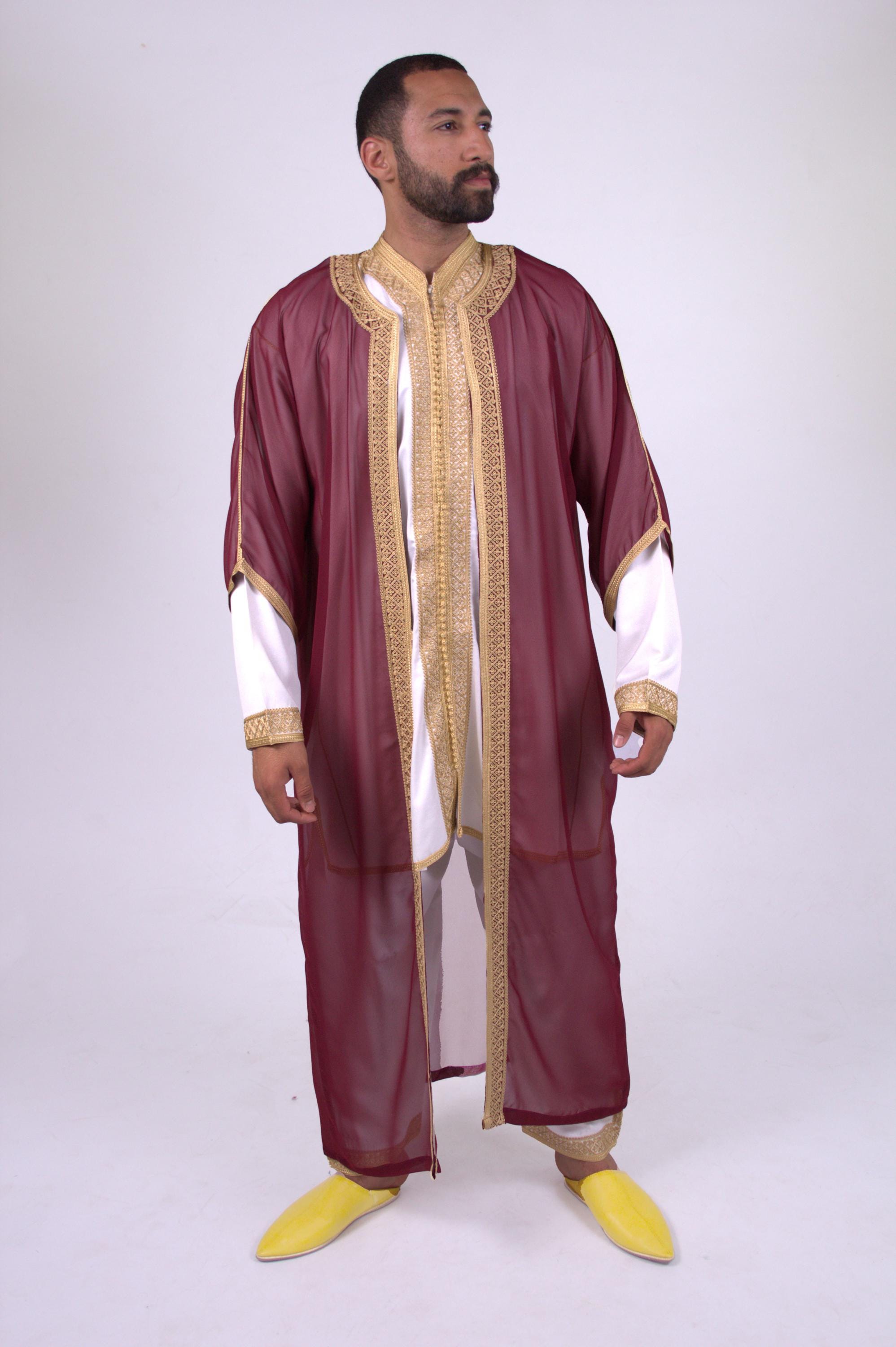 Model wearing Jabador for men