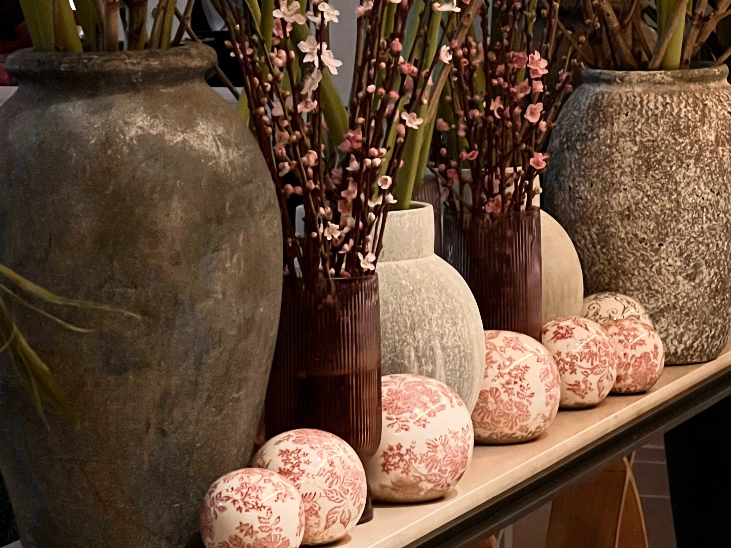 Artisanal Charm: Handcrafted pieces and unique artifacts lend homes a distinctive charm and character, while the art of collecting imbues spaces with stories and history.