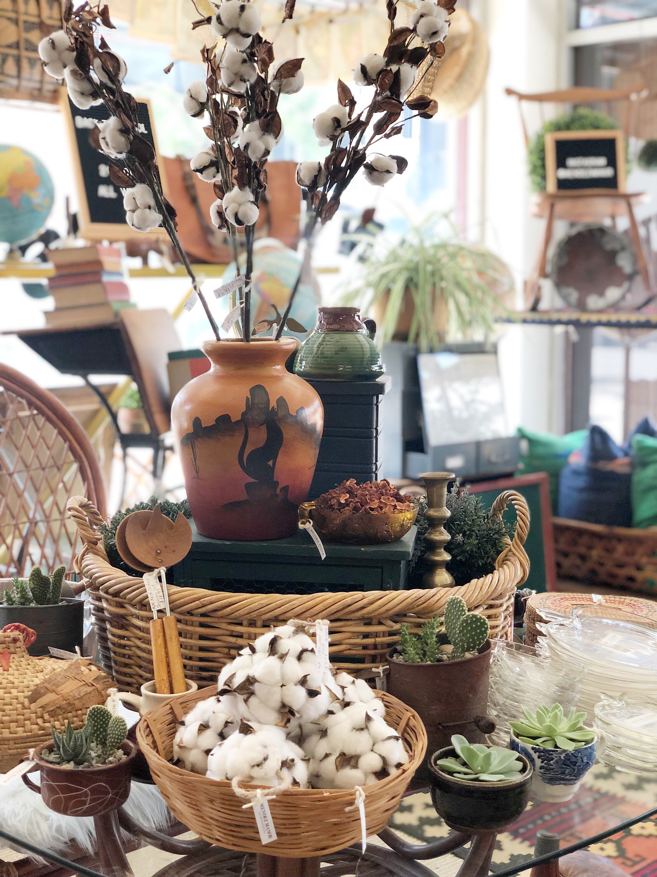mendez manor vintage shop