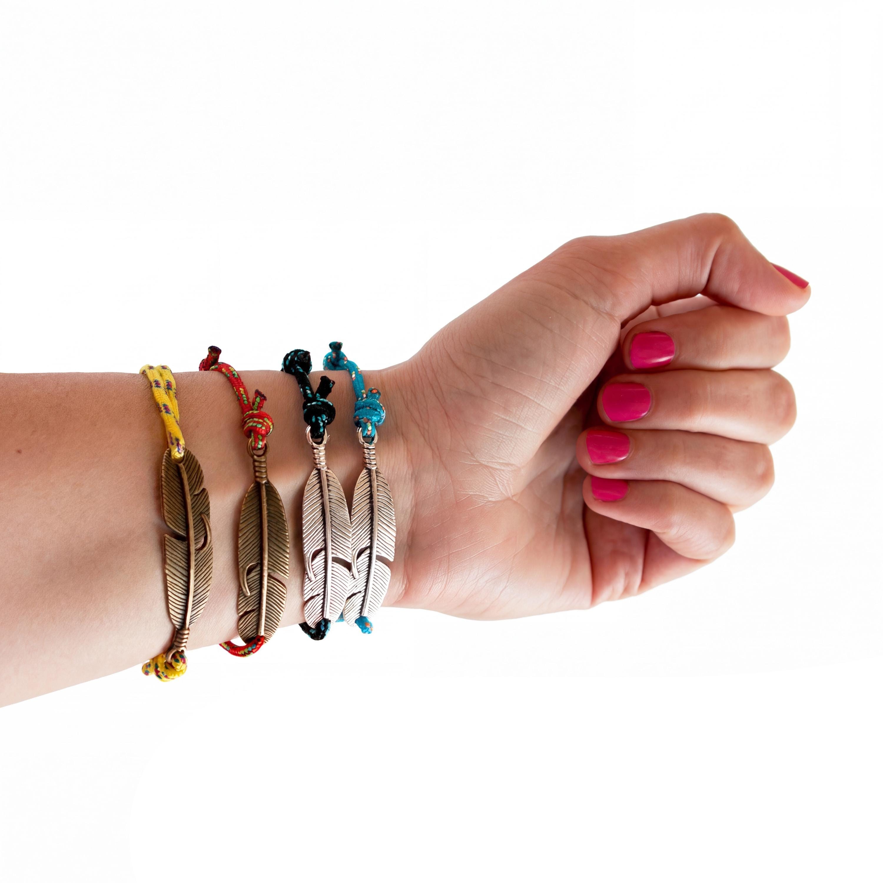 Durable adjustable rope bracelet suitable for everyday wear, outdoor sports, and adventure activities, designed for climbing, surfing, and active lifestyle use.