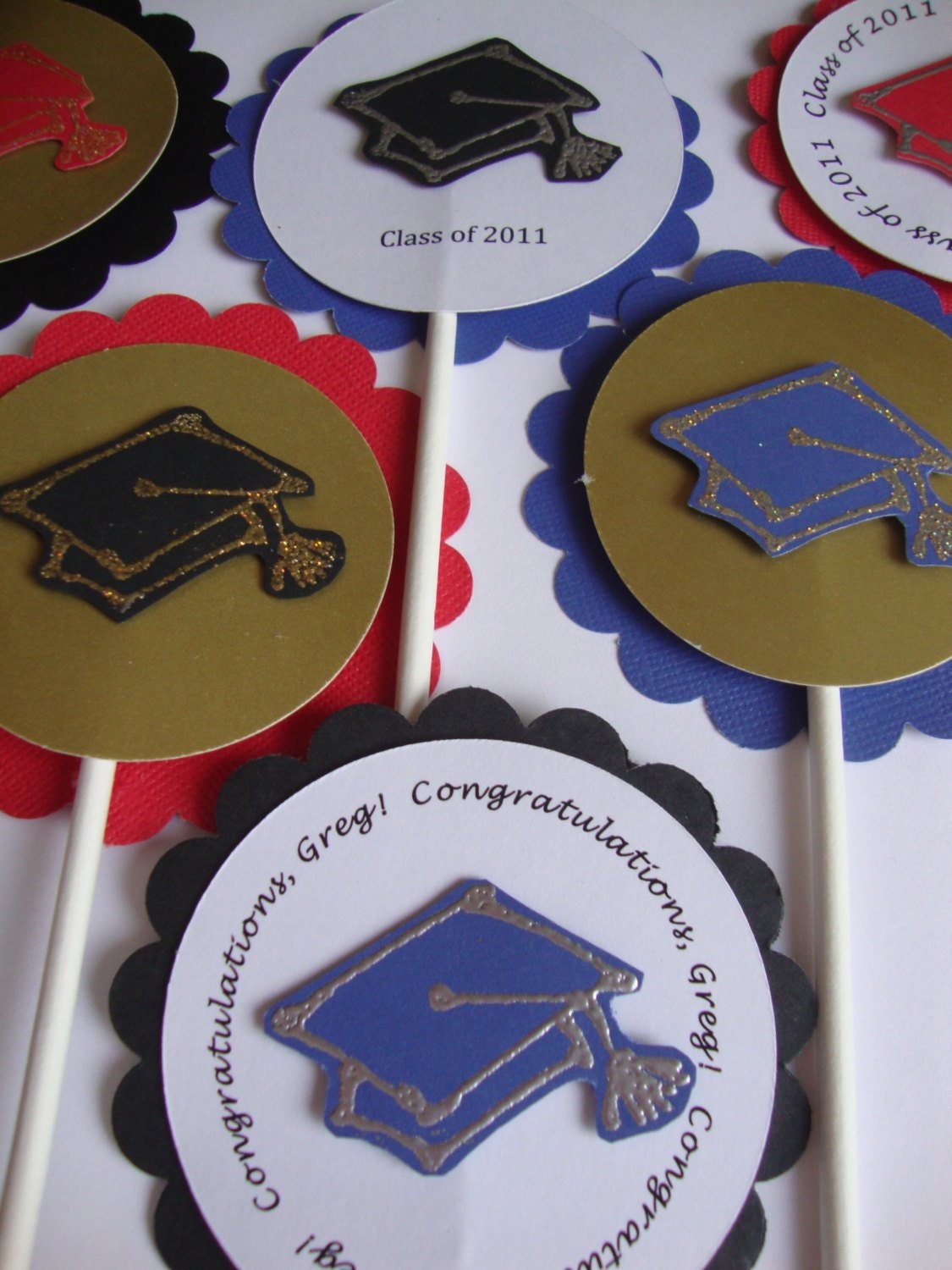 cupcake toppers with graduation caps