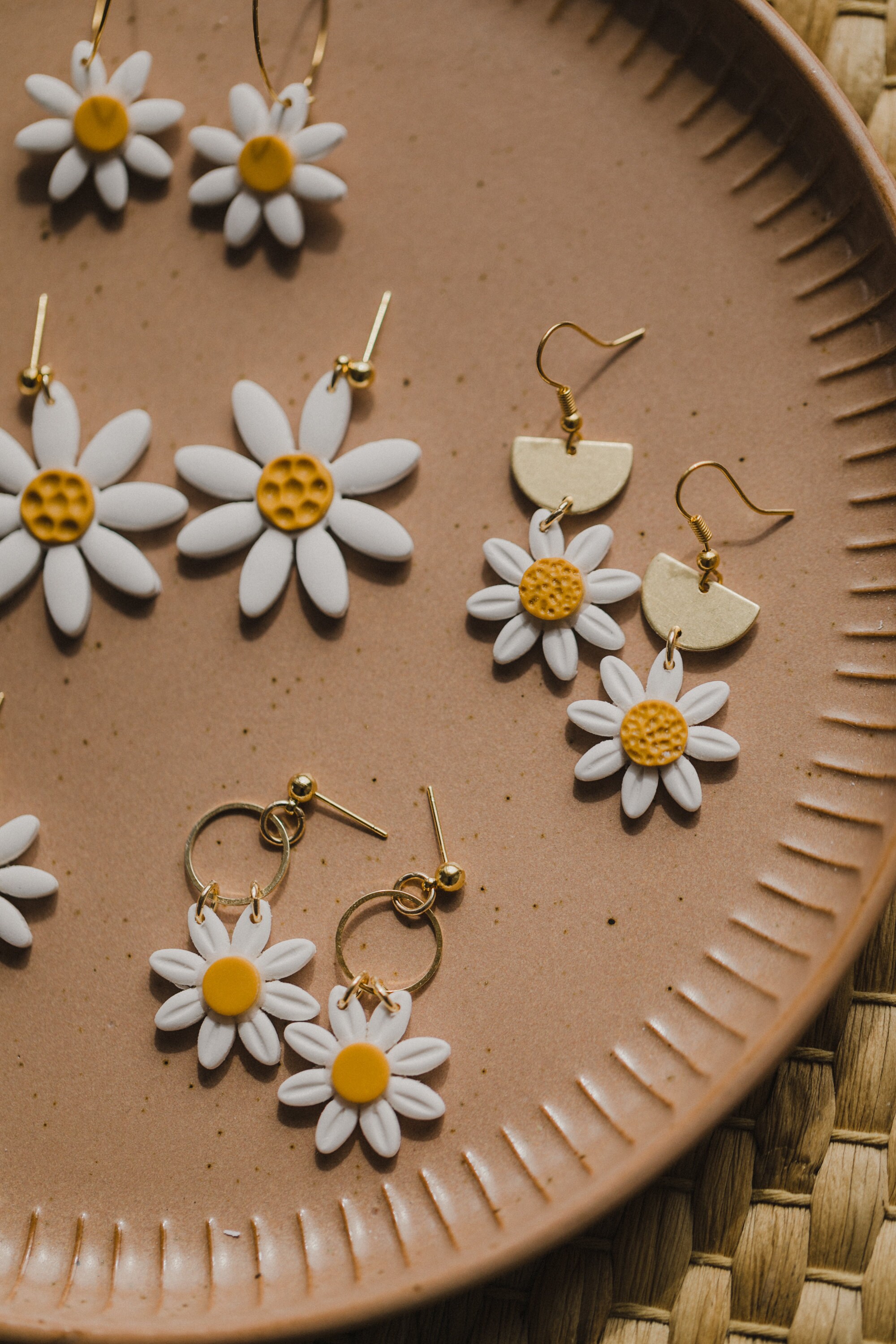 Daisy Ohrringe aus Polymer Ton