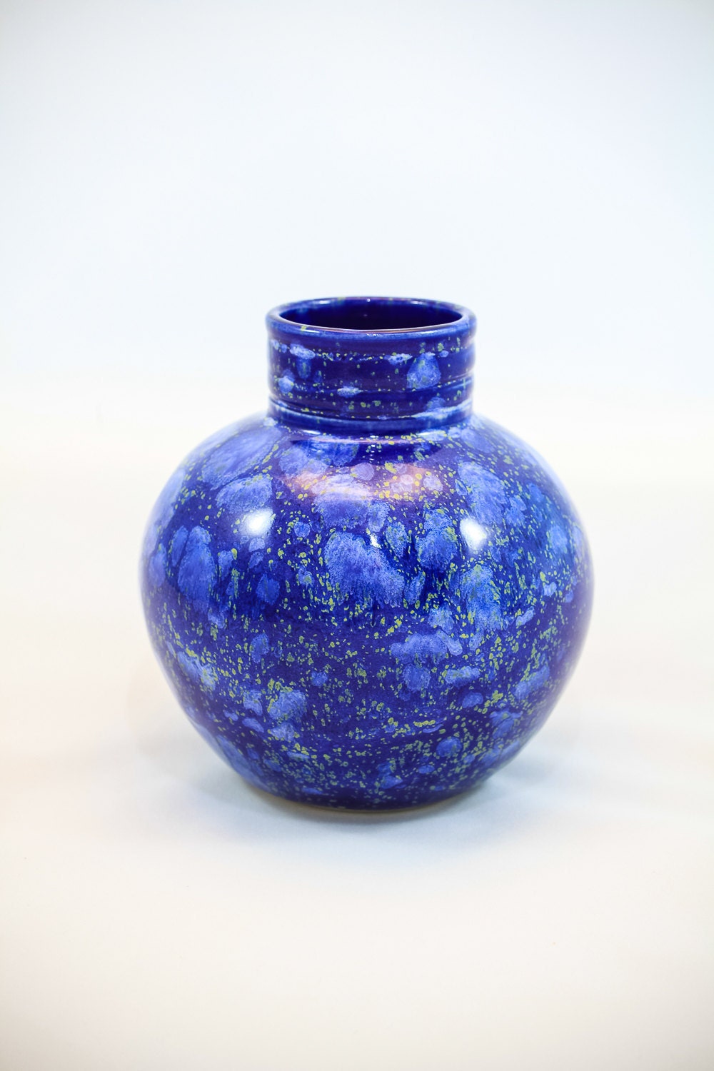 Deep Blue Bubble Glaze