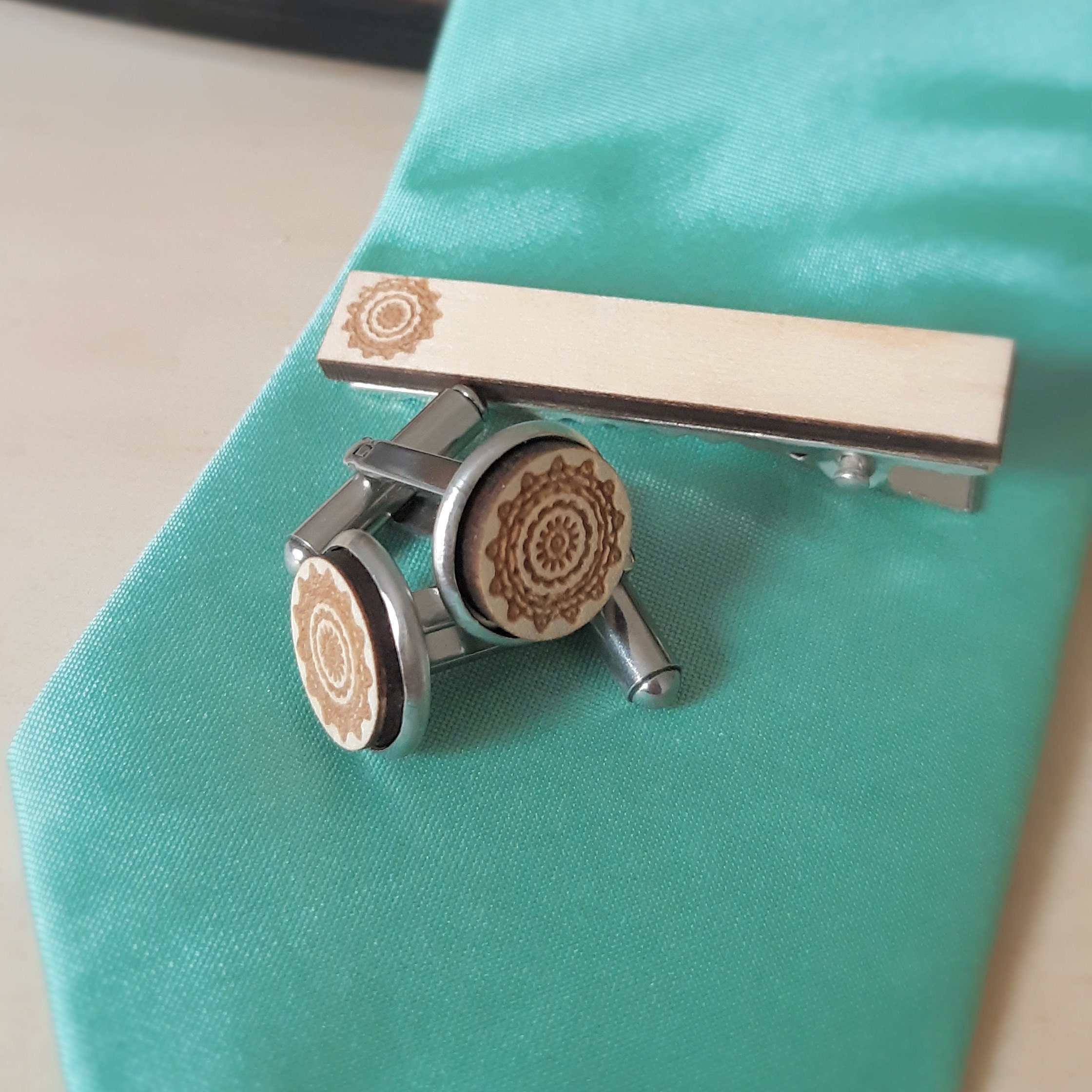 Cufflinks. Tie clip