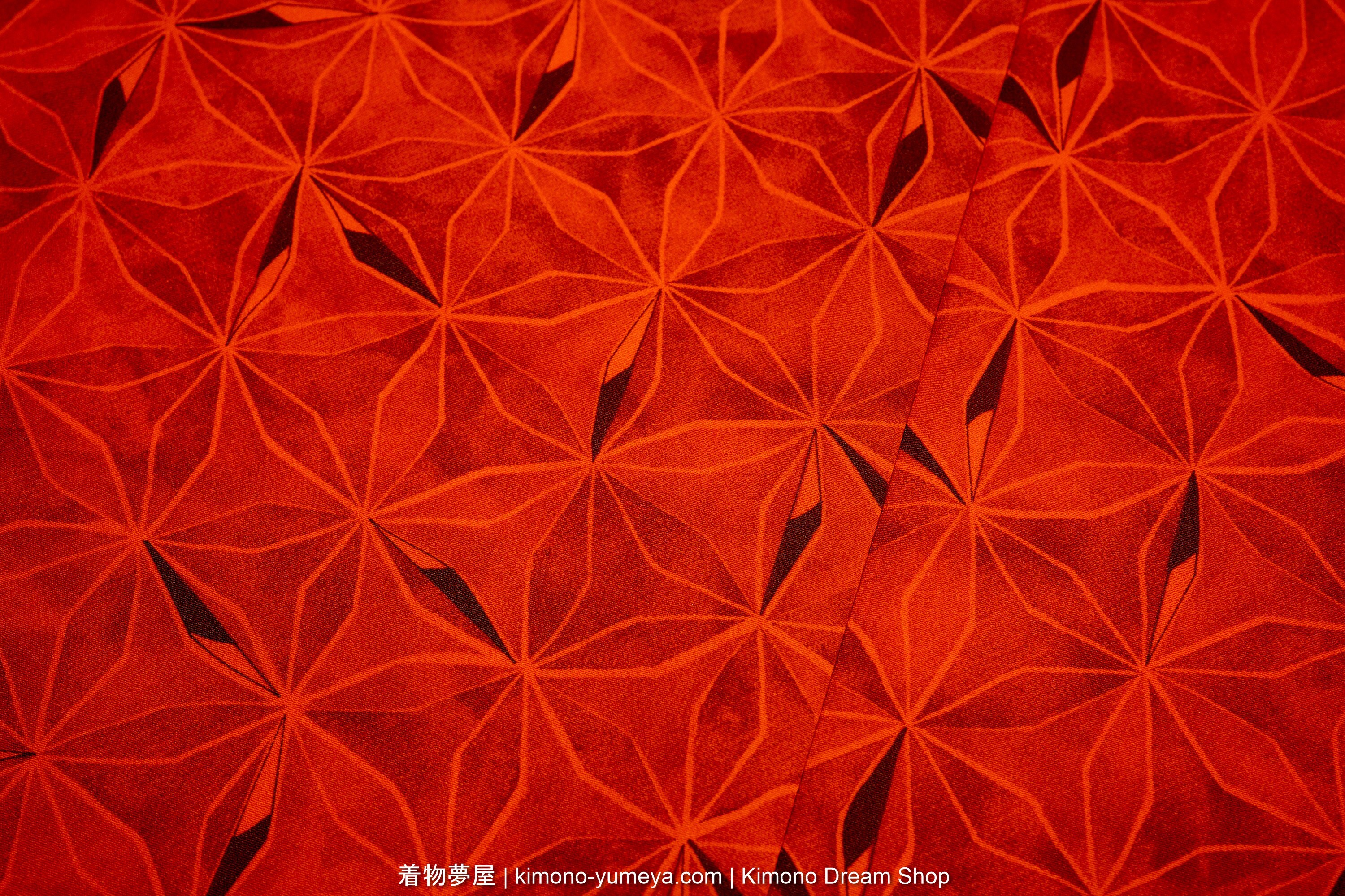 Abstract version of the hemp leaf pattern, with the outer hexagon becoming more circular.